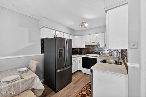 Tiny photo for 4 Meadowbrook Drive, Perrysburg, OH 43551 (MLS # 10005111)