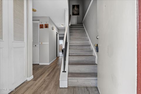 Tiny photo for 4 Meadowbrook Drive, Perrysburg, OH 43551 (MLS # 10005111)