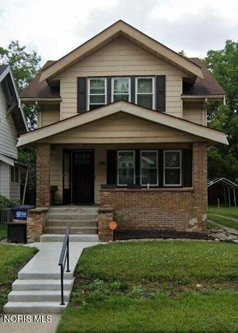 Photo of 1917 Calumet Avenue, Toledo, OH 43607 (MLS # 10006030)