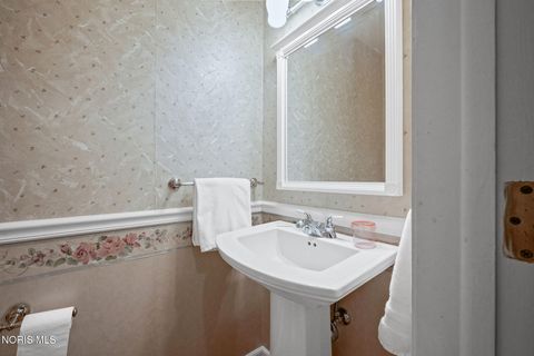 Tiny photo for 5 Olde Orchard Drive, Perrysburg, OH 43551 (MLS # 10009672)