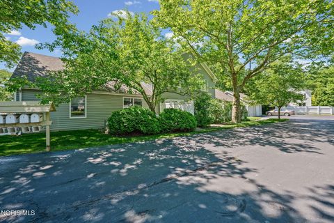 Tiny photo for 5 Olde Orchard Drive, Perrysburg, OH 43551 (MLS # 10009672)