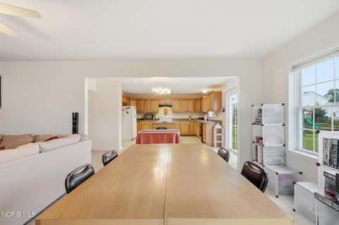 Tiny photo for 1121 Sandpiper Lane, Bowling Green, OH 43402 (MLS # 10011728)