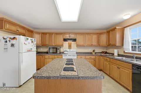 Tiny photo for 1121 Sandpiper Lane, Bowling Green, OH 43402 (MLS # 10011728)