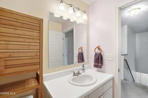 Tiny photo for 1121 Sandpiper Lane, Bowling Green, OH 43402 (MLS # 10011728)