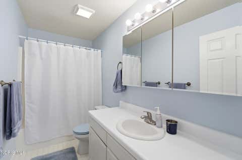 Tiny photo for 1121 Sandpiper Lane, Bowling Green, OH 43402 (MLS # 10011728)