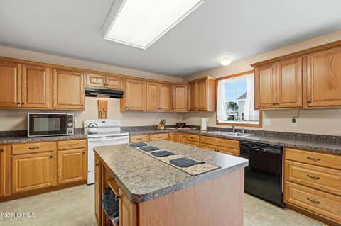 Tiny photo for 1121 Sandpiper Lane, Bowling Green, OH 43402 (MLS # 10011728)