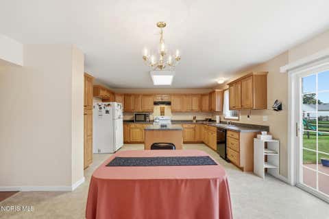 Tiny photo for 1121 Sandpiper Lane, Bowling Green, OH 43402 (MLS # 10011728)