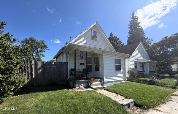 251 SPRING GROVE AVE, TOLEDO, OH 43605 - Image 0ffeb30b773bd67e60f5eb4f7cb63c62/2072255359