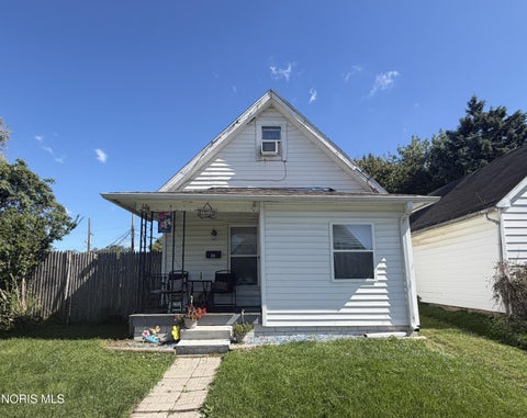 Tiny photo for 251 Spring Grove Avenue, Toledo, OH 43605 (MLS # 10014062)