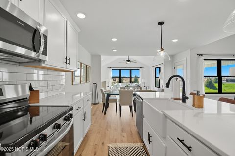 Tiny photo for 15015 Stonebridge Lane, Perrysburg, OH 43551 (MLS # 10001882)