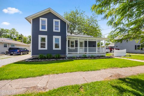 Photo of 518 E 3rd Street, Port Clinton, OH 43452 (MLS # 10007996)
