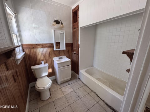 Tiny photo for 333 Mayberry Street, Toledo, OH 43609 (MLS # 10013491)