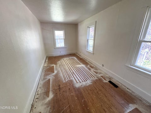 Tiny photo for 333 Mayberry Street, Toledo, OH 43609 (MLS # 10013491)