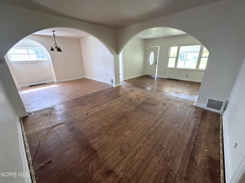 Tiny photo for 333 Mayberry Street, Toledo, OH 43609 (MLS # 10013491)