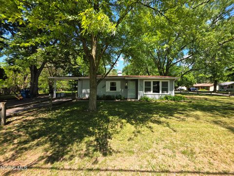 Photo of 5742 Marshall Road, Sylvania, OH 43560 (MLS # 10008051)