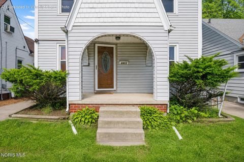 Photo of 4413 Fairview Drive, Toledo, OH 43612 (MLS # 10008490)