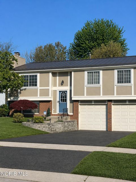 Photo of 2160 Queensdale Court, Maumee, OH 43537 (MLS # 10006776)