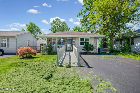 Photo of 205 E Oliver Street, McComb, OH 45858 (MLS # 10007914)