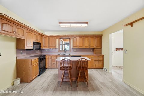 Tiny photo for 151 Marilyn Drive, Findlay, OH 45840 (MLS # 10003420)