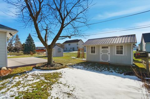 Tiny photo for 151 Marilyn Drive, Findlay, OH 45840 (MLS # 10003420)