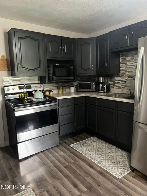 Tiny photo for 20012 County Road R, Alvordton, OH 43501 (MLS # 10007292)