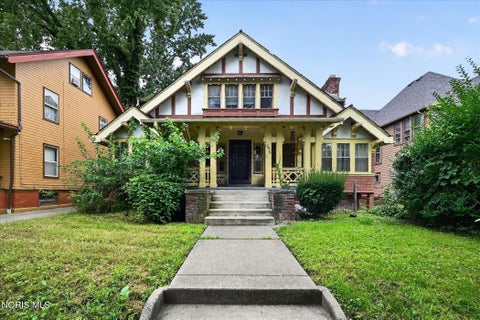 Multifamily For Sale - 2479 Parkwood Avenue<br/> Toledo, OH 43620