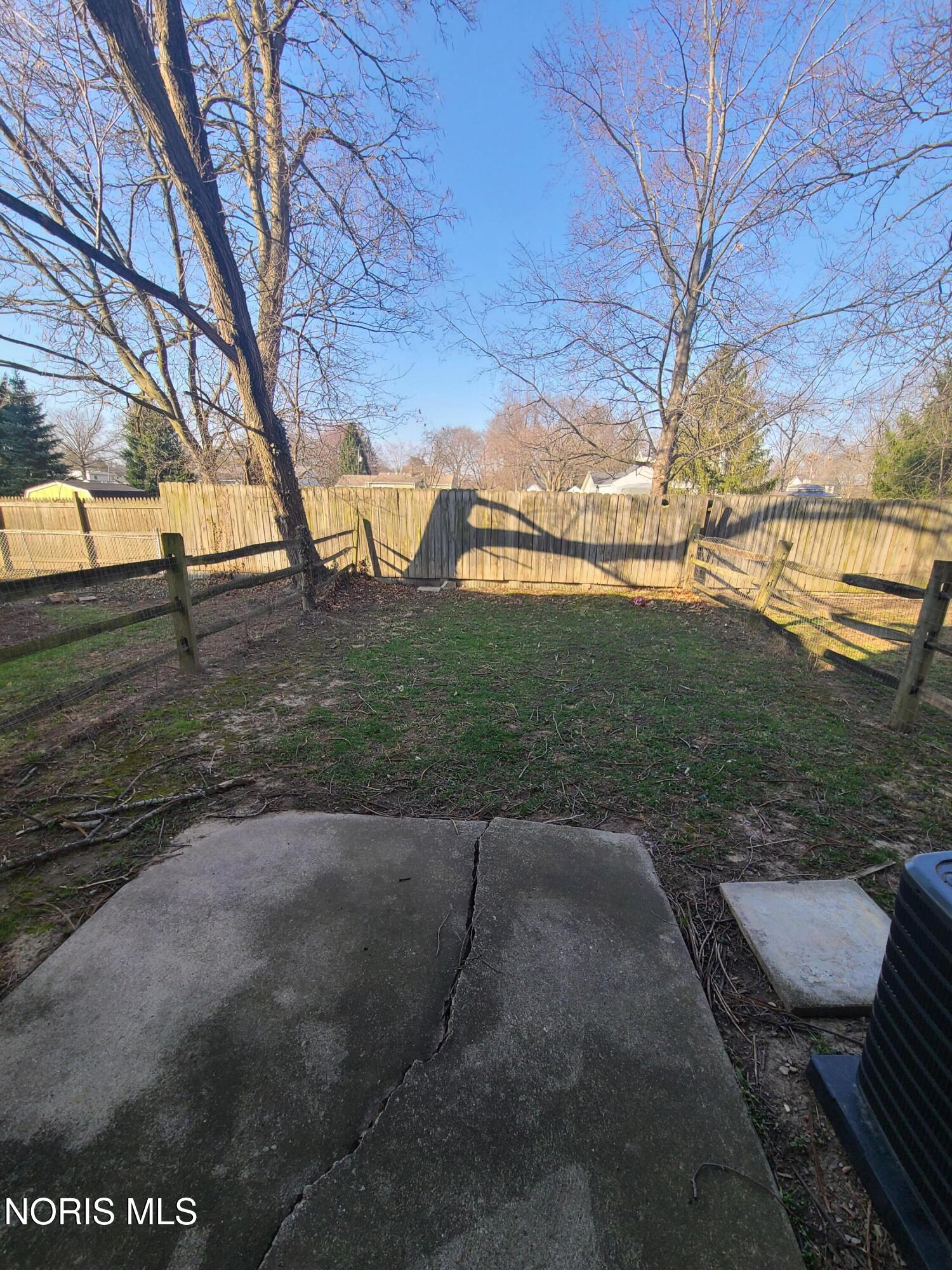 1021 Valley Side Drive