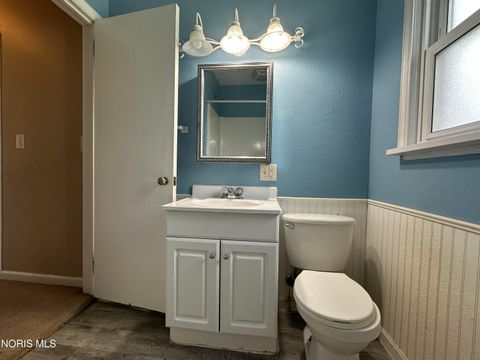 Tiny photo for 142 Clifton Avenue, Findlay, OH 45840 (MLS # 10006780)