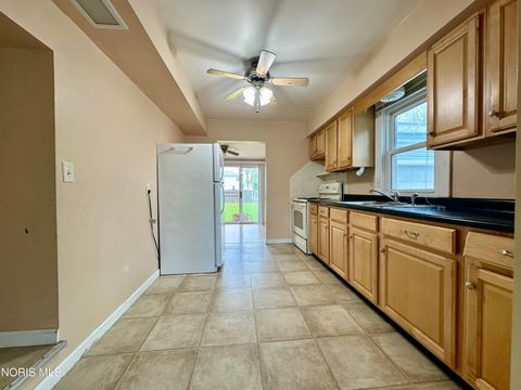 Tiny photo for 142 Clifton Avenue, Findlay, OH 45840 (MLS # 10006780)