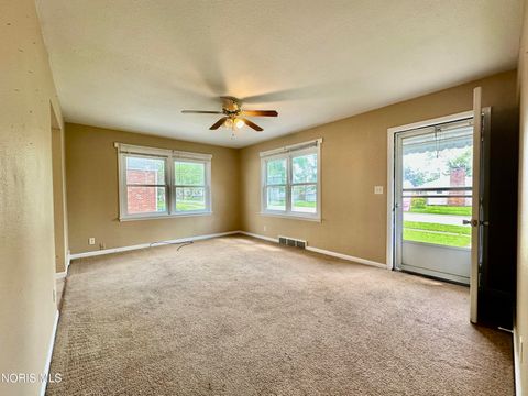 Tiny photo for 142 Clifton Avenue, Findlay, OH 45840 (MLS # 10006780)