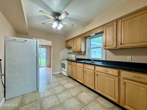 Tiny photo for 142 Clifton Avenue, Findlay, OH 45840 (MLS # 10006780)