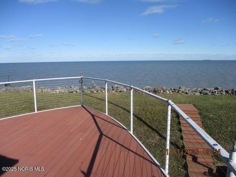 Photo of 12403 Lagoon Drive, Curtice, OH 43412 (MLS # 10001637)