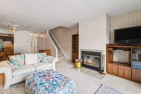 Tiny photo for 2515 W Village Drive, Toledo, OH 43614 (MLS # 10006060)