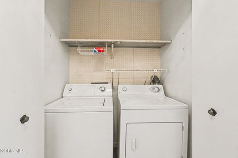 Tiny photo for 2515 W Village Drive, Toledo, OH 43614 (MLS # 10006060)