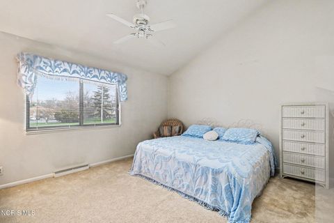 Tiny photo for 2515 W Village Drive, Toledo, OH 43614 (MLS # 10006060)