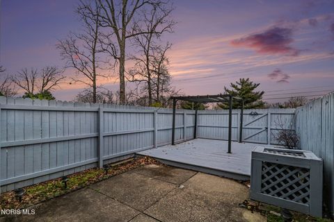 Tiny photo for 2515 W Village Drive, Toledo, OH 43614 (MLS # 10006060)