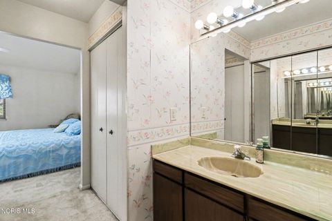 Tiny photo for 2515 W Village Drive, Toledo, OH 43614 (MLS # 10006060)