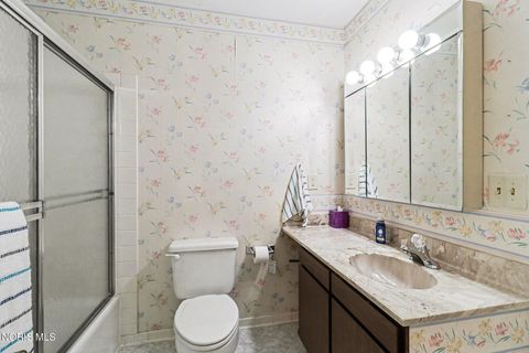 Tiny photo for 2515 W Village Drive, Toledo, OH 43614 (MLS # 10006060)