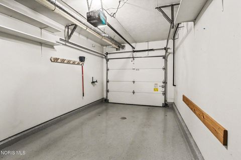 Tiny photo for 2515 W Village Drive, Toledo, OH 43614 (MLS # 10006060)