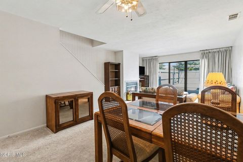 Tiny photo for 2515 W Village Drive, Toledo, OH 43614 (MLS # 10006060)