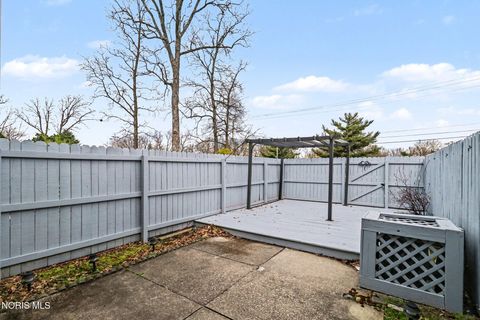 Tiny photo for 2515 W Village Drive, Toledo, OH 43614 (MLS # 10006060)