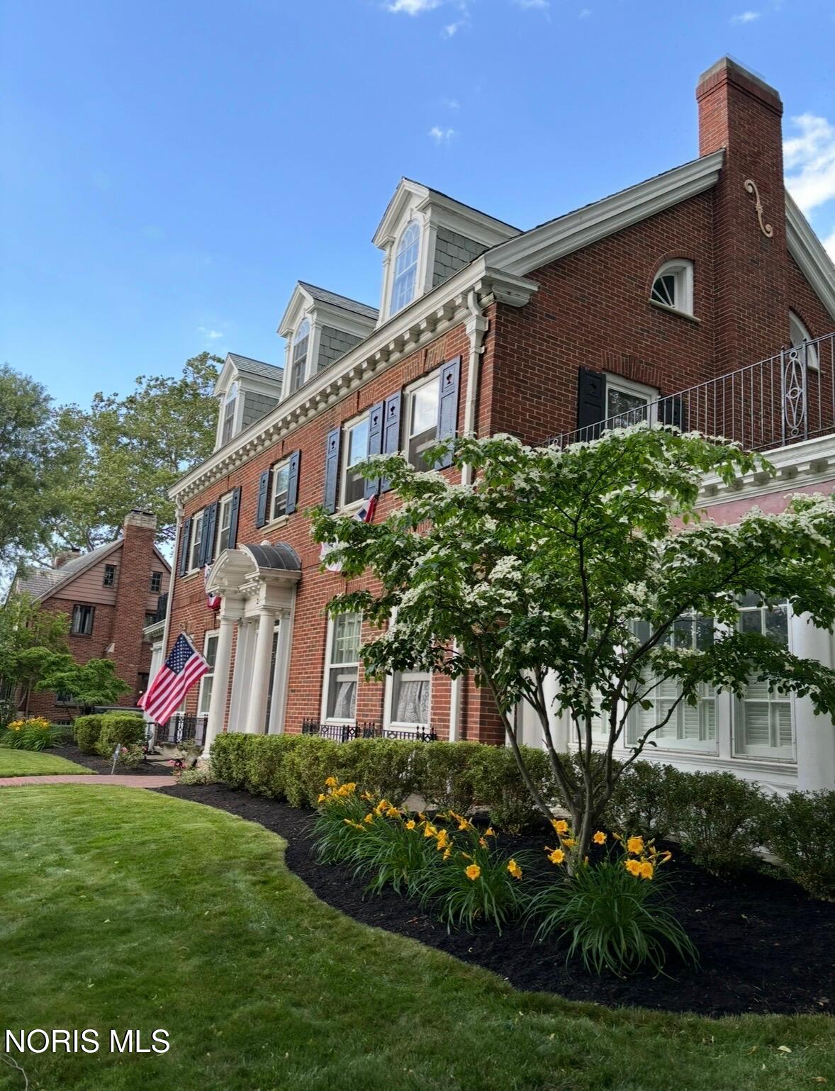 2006 Mount Vernon Avenue