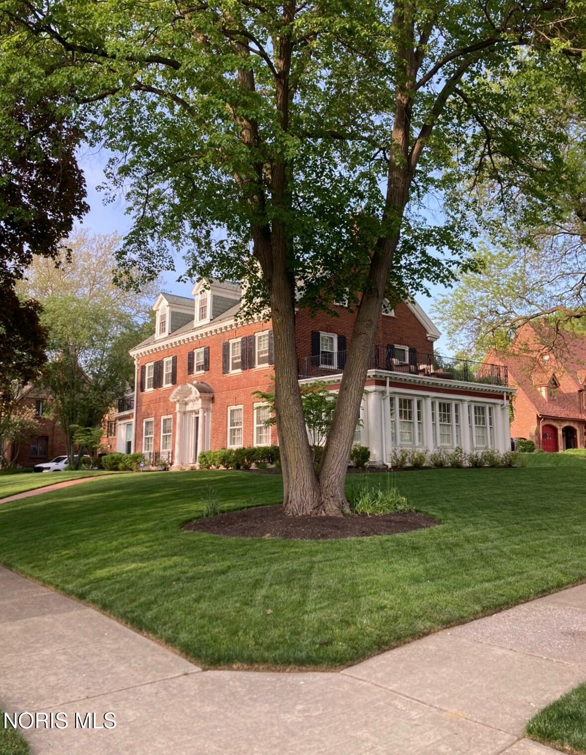2006 Mount Vernon Avenue
