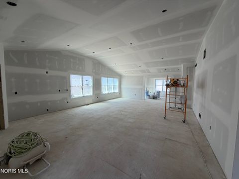 Tiny photo for 5037 Easton Drive, Oregon, OH 43616 (MLS # 10007693)