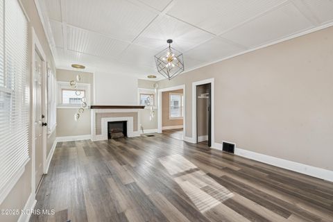 Tiny photo for 427 Oak Street, Toledo, OH 43605 (MLS # 10001712)