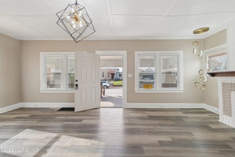 Tiny photo for 427 Oak Street, Toledo, OH 43605 (MLS # 10001712)