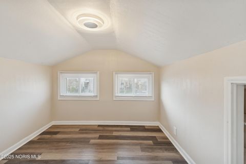 Tiny photo for 427 Oak Street, Toledo, OH 43605 (MLS # 10001712)