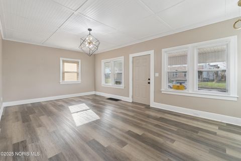 Tiny photo for 427 Oak Street, Toledo, OH 43605 (MLS # 10001712)