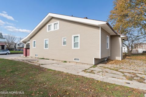 Tiny photo for 427 Oak Street, Toledo, OH 43605 (MLS # 10001712)