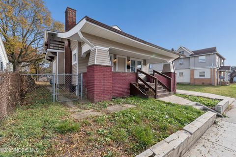 Tiny photo for 427 Oak Street, Toledo, OH 43605 (MLS # 10001712)